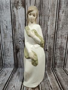 Diana Porcelain Girl / Woman Figurine Spain Stamped Diana possibly lladro figure